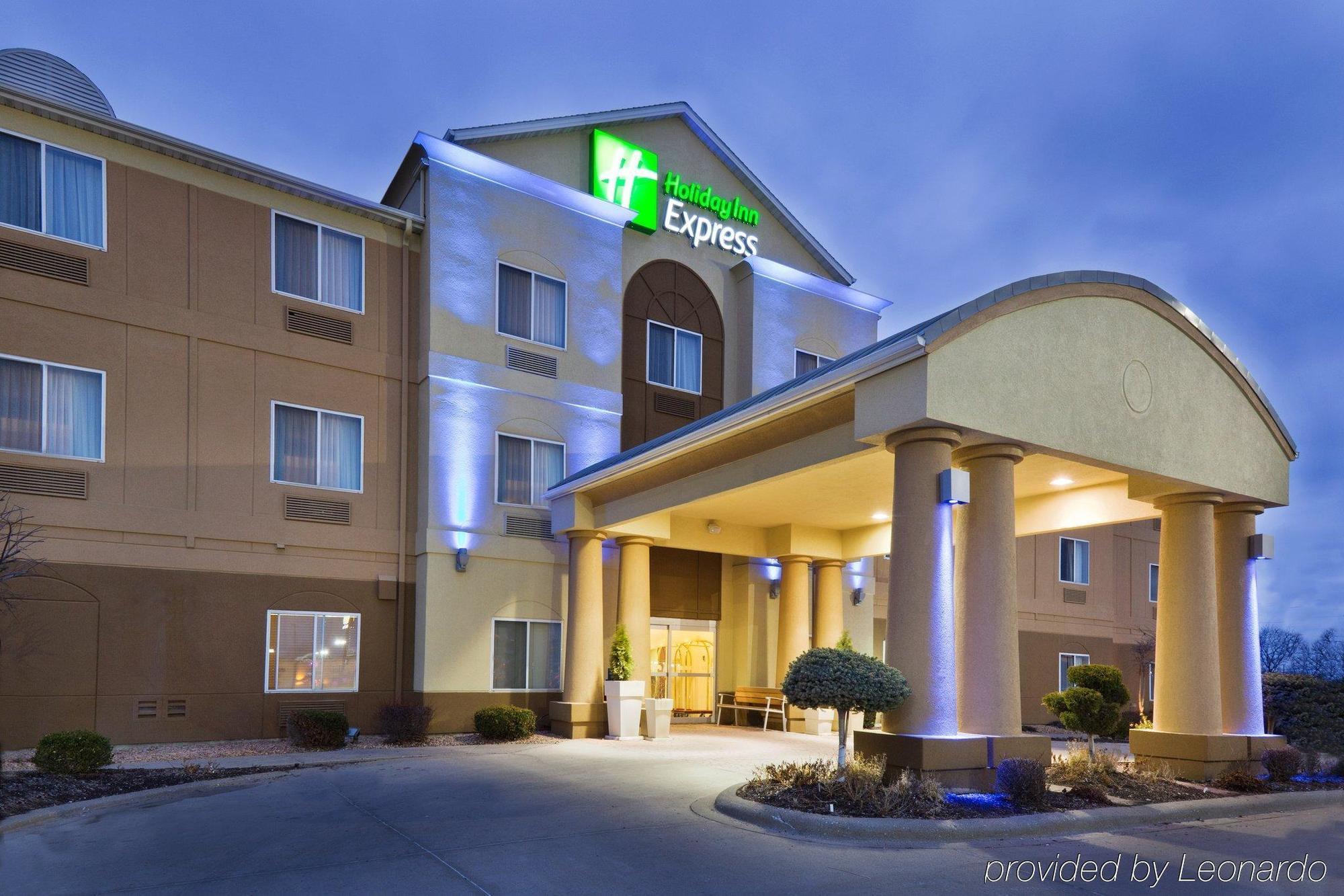 Express & By Ihg